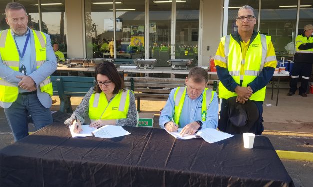 36 Hour Agreement signed at Liverpool Council depot