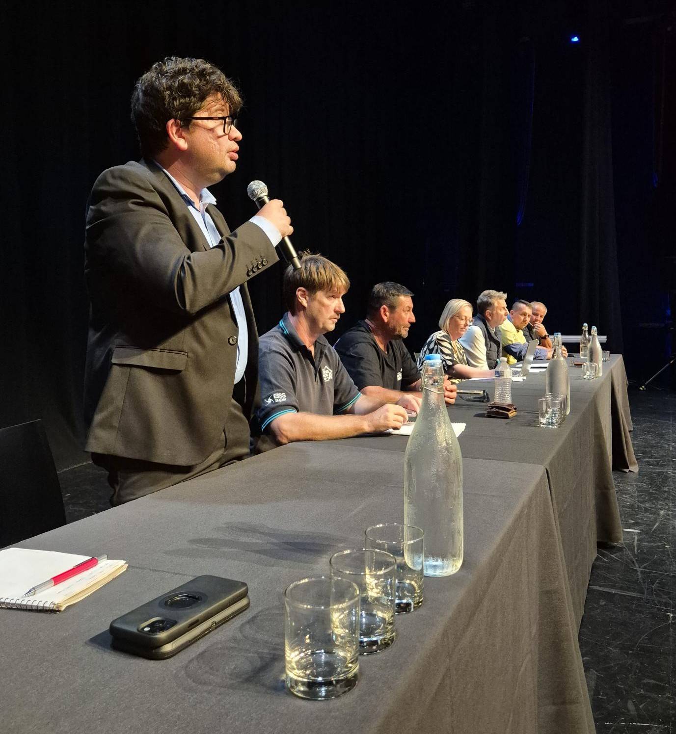 USU’s south region local government Industrial Officer, Stuart Geddes was also on the panel to explain the draft policy from a legal standpoint as well as answer industrial related questions and concerns from our members. 