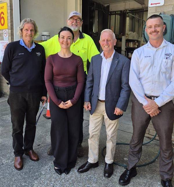 From left to right: Rudi Oppitz (USU Wollongong office, Organiser); Jordan Lewis-Stark (SSC delegate, member of Southern BCOM); Graeme Kelly OAM (USU General Secretary); Aarron Vann (USU Wollongong office, Organiser).<br />
Back Row: Wayne Bush (SSC delegate, member of Southern BCOM). 