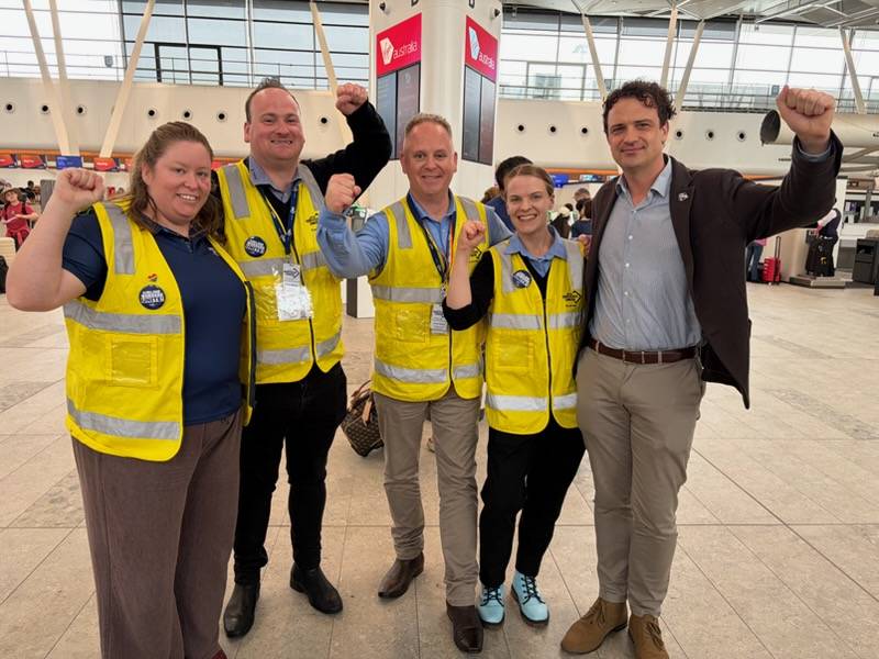 Airline Workers Unite!